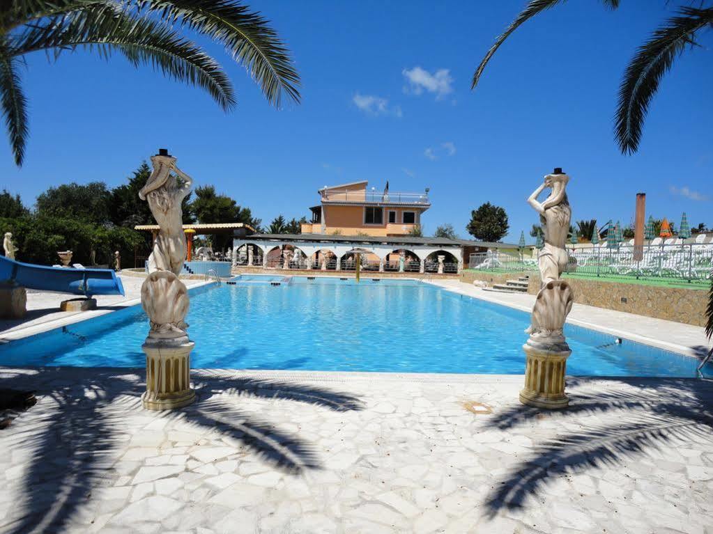 Residence Parco Del Sole Роди Гарганико Екстериор снимка