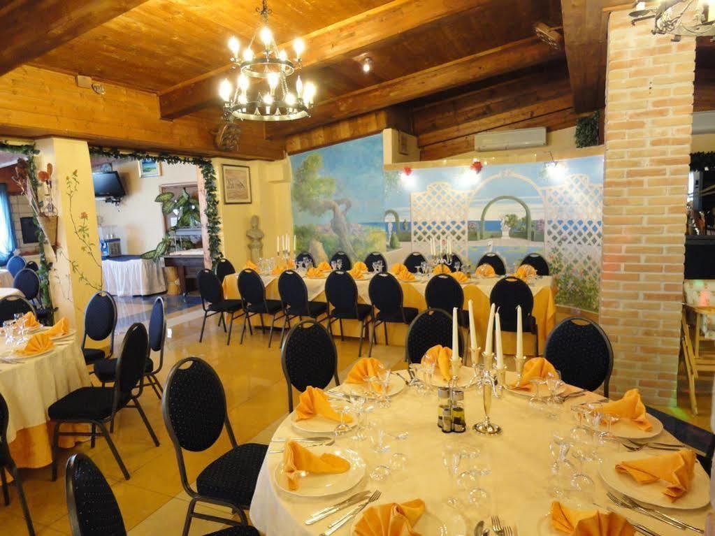 Residence Parco Del Sole Роди Гарганико Екстериор снимка
